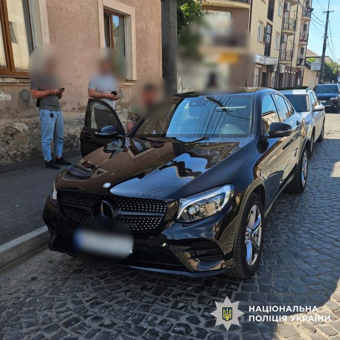 Корупція в Берегівському надлісництві: начальник Козар оформив майно на дружину