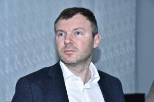 Заступник міністра економіки Віталій Кіндратів 20 років на держслужбі — без власного житла, авто та заощаджень, але з безкоштовною дачею в Козині та співпрацею з білорускою