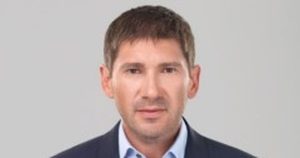 Одеський депутат Олександр Матвєєв вдруге «розлучається» напередодні конфіскації: як зникають активи