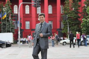 Від кафедри до тюрми: адвокат і доцент КНУ отримав 9 років за корупційну оборудку